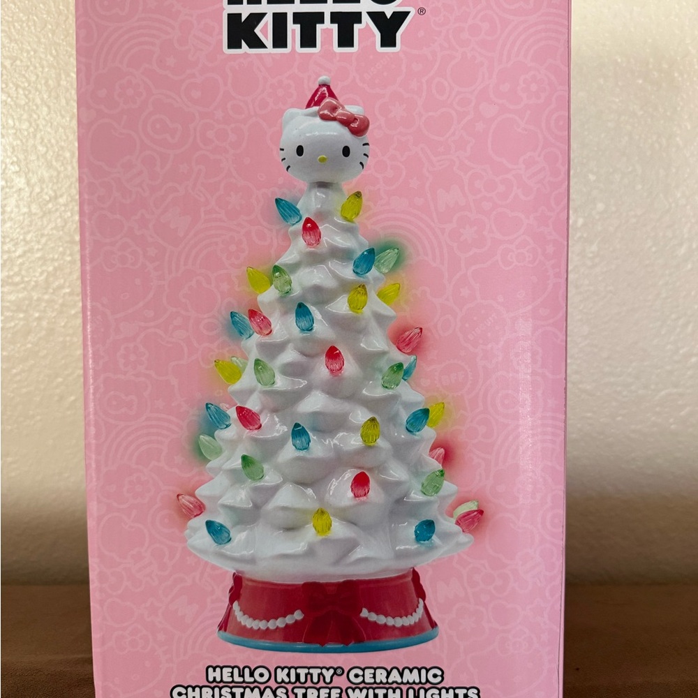 Hello Kitty Christmas tree with lights - Picture 2 of 4